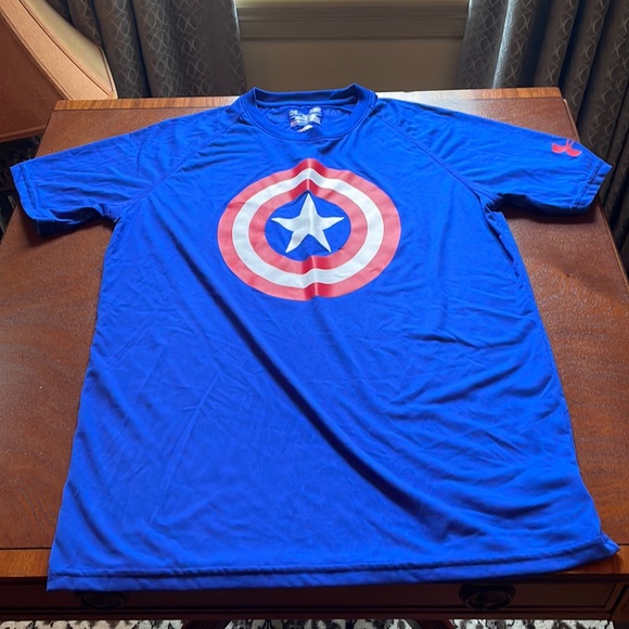 Captain America Under Armour - Picture 1 of 5